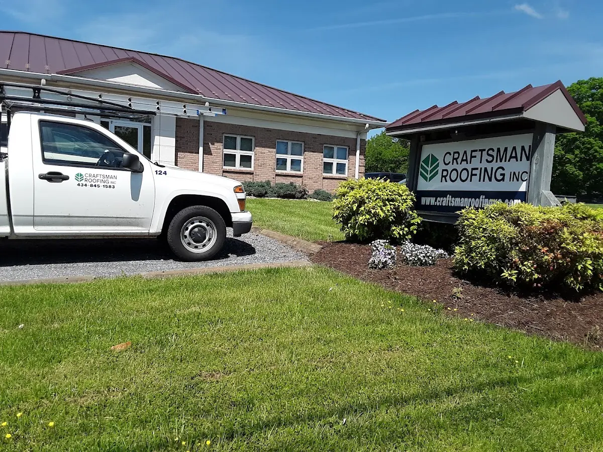 Quality Gutter & Downspout Repair by experienced craftsmen in Highland Park - Overlee Knolls